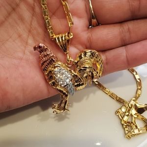 Gallo pendant and chain